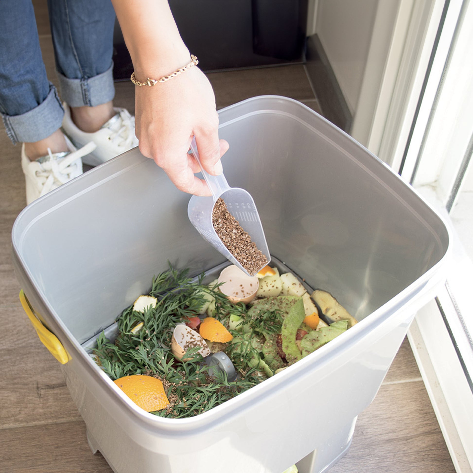Vente Kit composteur de cuisine + activateur de compost HOZELOCK -