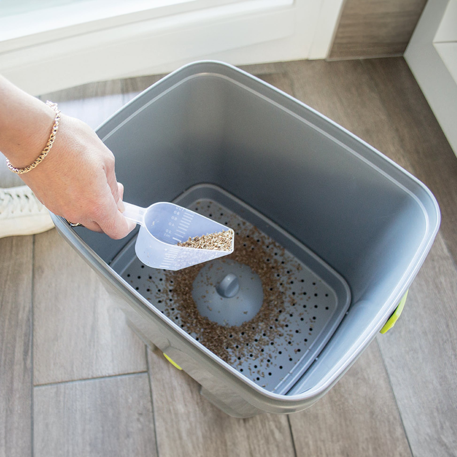 Vente Kit composteur de cuisine + activateur de compost HOZELOCK