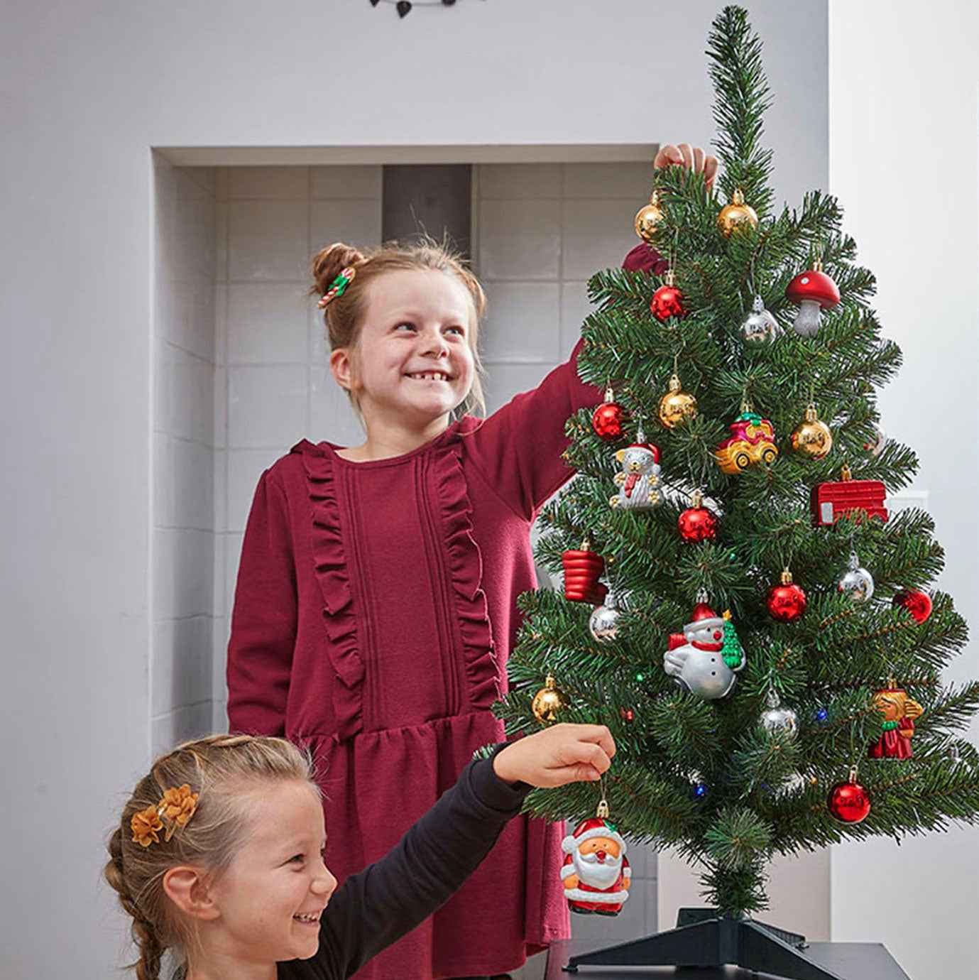 Black Box Sapin de Noël artificiel 'Joy' avec éclairage LED + décorations de Noël - 90 cm - Sapins de Noël artificiels