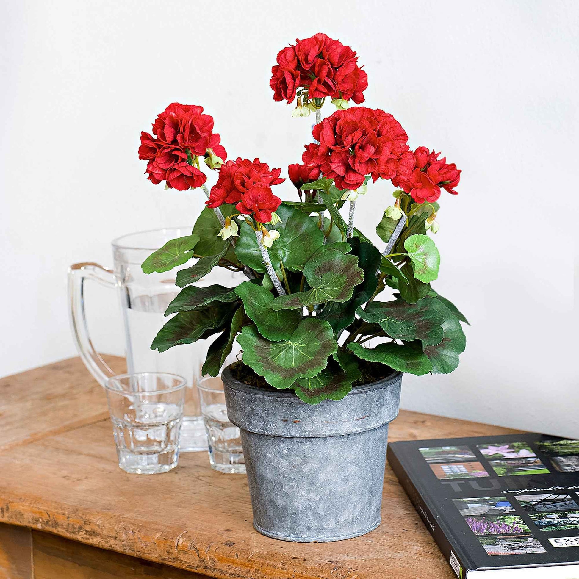 Plante artificielle Géranium rouge incl. cache-pot rond en céramique - Plantes fleuries artificielles